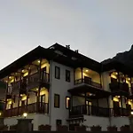 Kaya فندق 4*